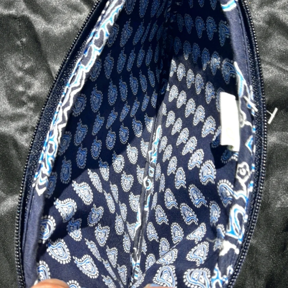 Vera Bradley Ipod Case Padded Purse Blue Paisley - Picture 9 of 16